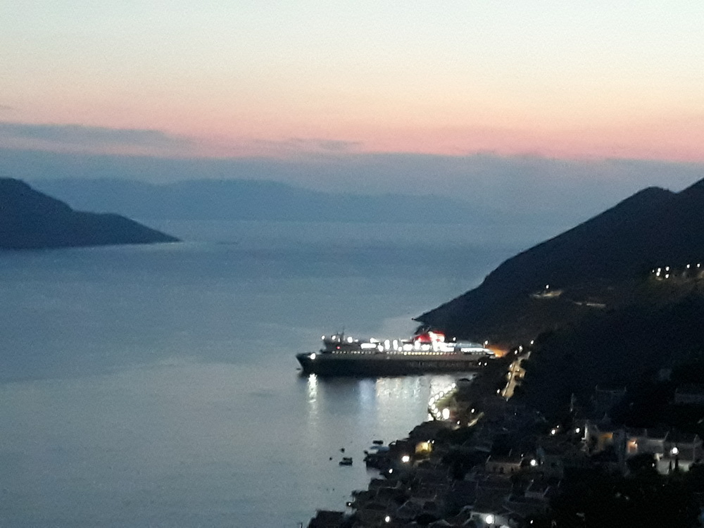 Blue Star, 5.00 Wednesday