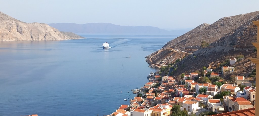 A warned you tere would be lots of balcony shots, and here's another, from yesterday.