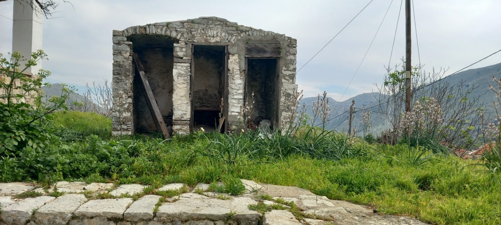 Ye olde community outside toilets (I am told).