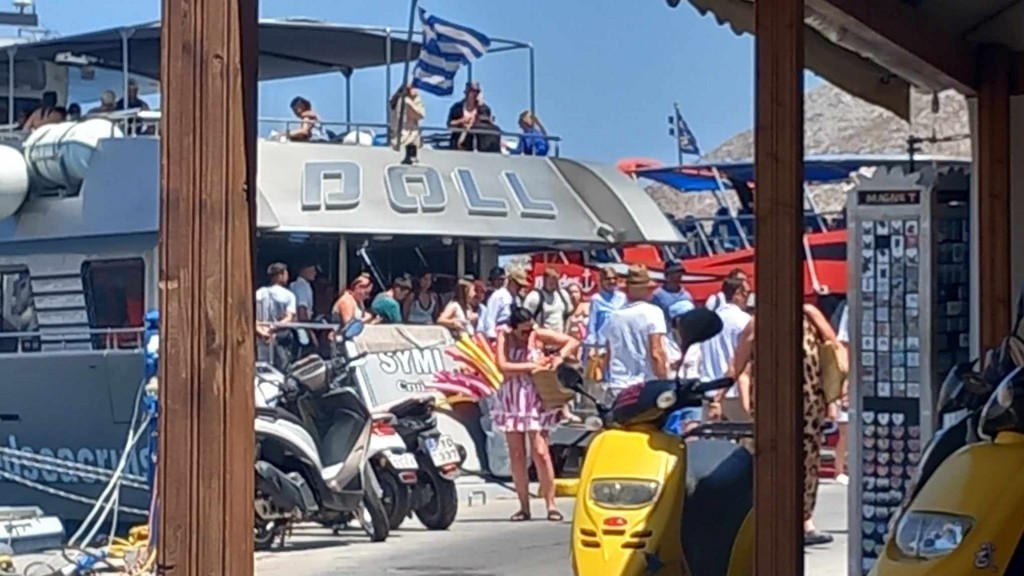 'And another hundred people just got off of the boat...'